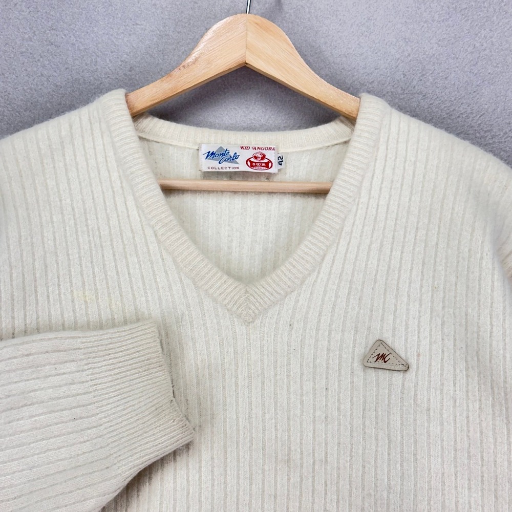 Vintage Monte Carlo Kid Angora Sweater size 42 Cream Ribbed Soft Cozy V-Neck‎